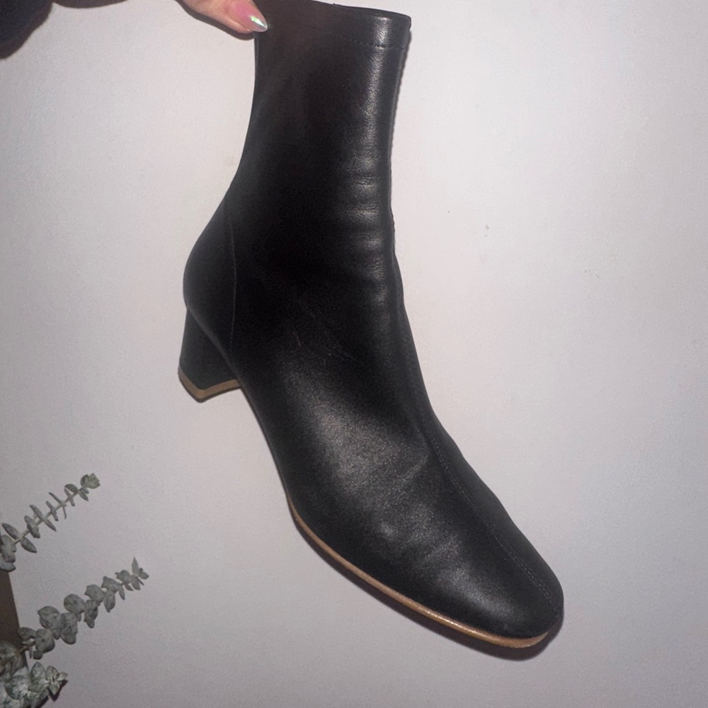 Elegant Black Ankle Boots